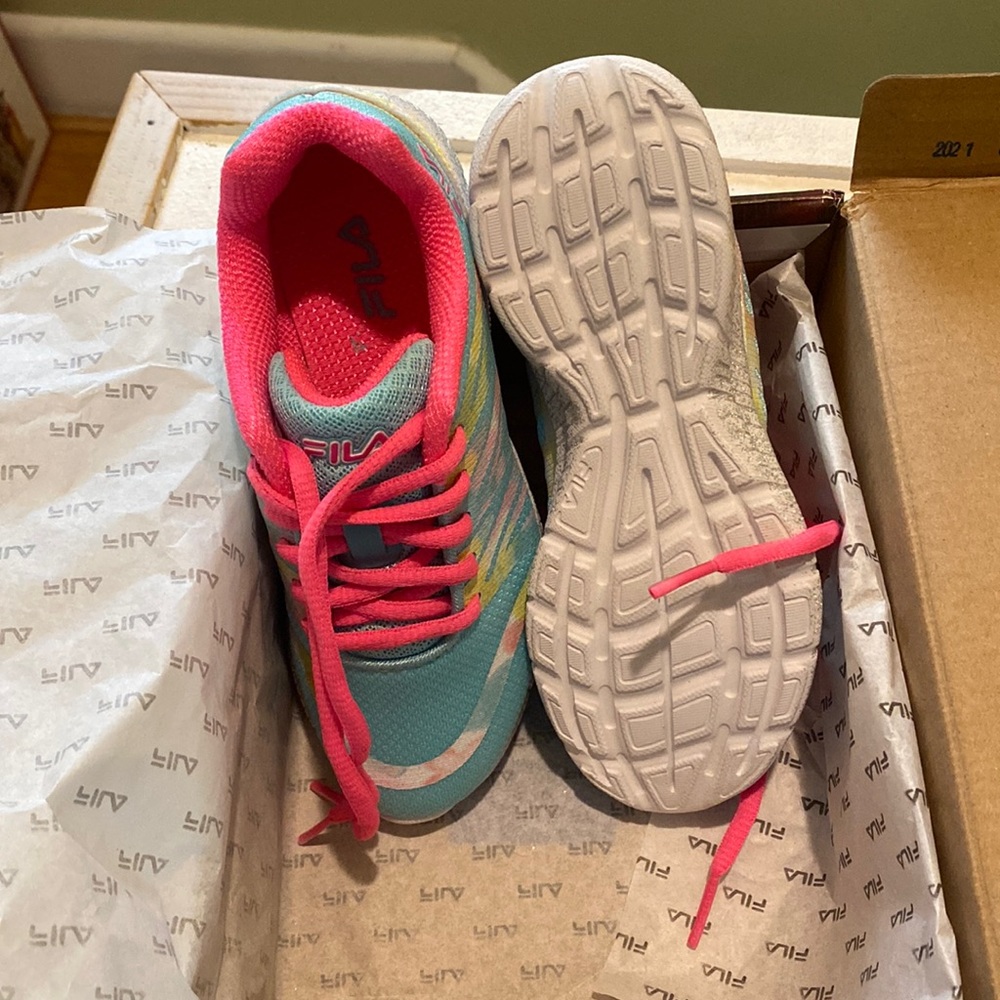Brand new Fila girl sneakers size 12